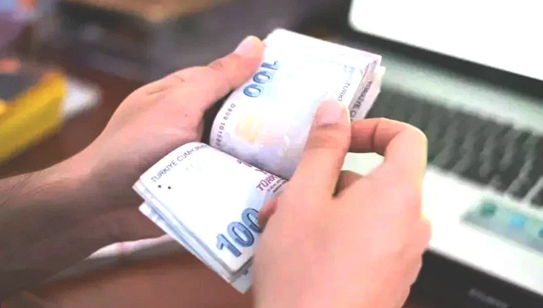 2003 sigorta girişi olanlar ne zaman emekli olacak? Kadın: 46 yaş / 6.625 prim. Erkek: 48 yaş / 6.625 prim.